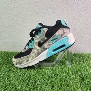 Nike Air Max 90 GS “Camo Pack-Aurora Green) Size 7Y (IF3092-100)